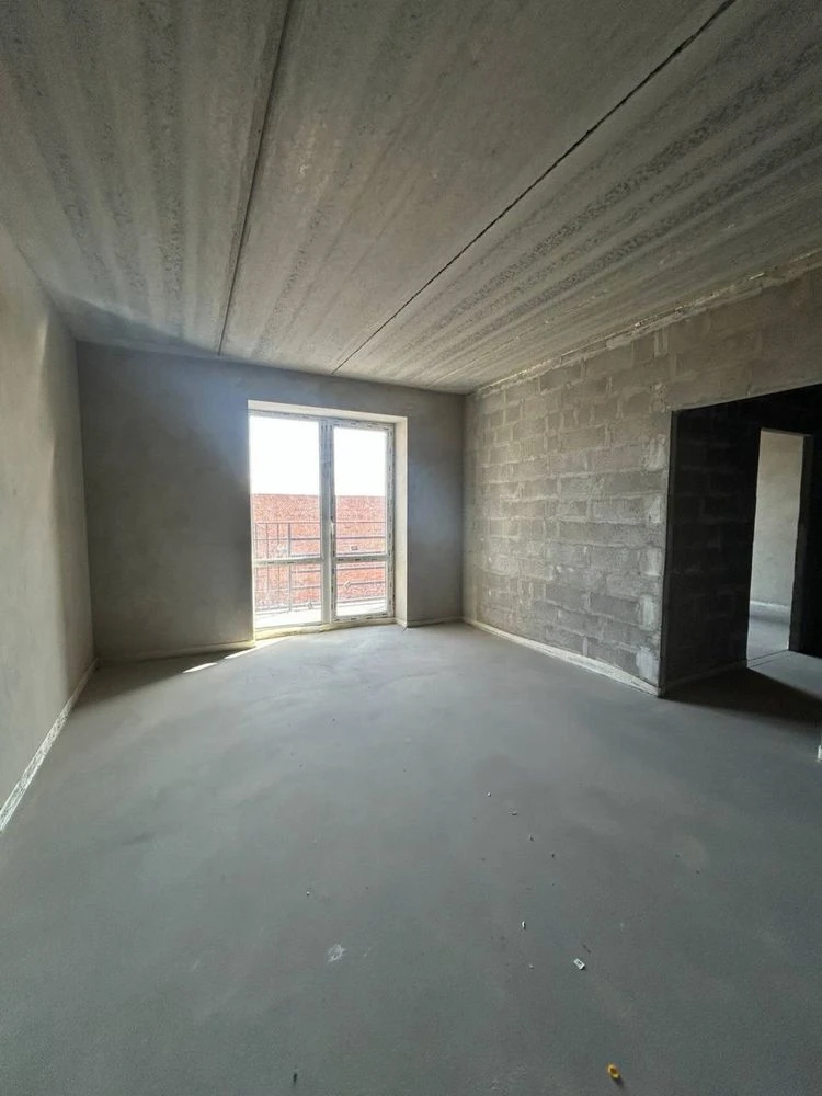 For Sale: 1-bedroom apartment near the park! Gas heating. Balcony