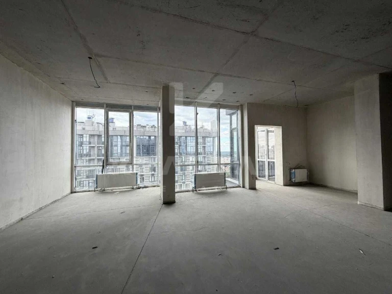 Sale of a two-level apartment (118 sq m) with maximum filling