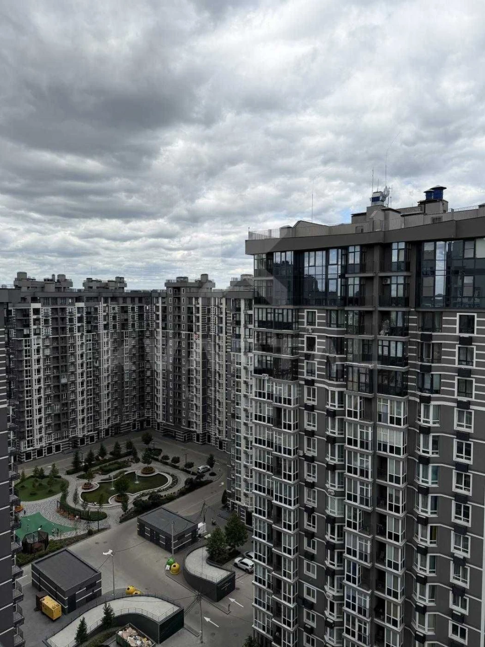 Sale of a two-level apartment (118 sq m) with maximum filling