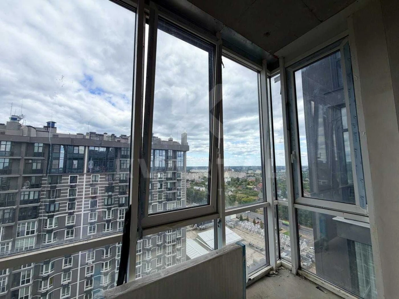Sale of a two-level apartment (118 sq m) with maximum filling