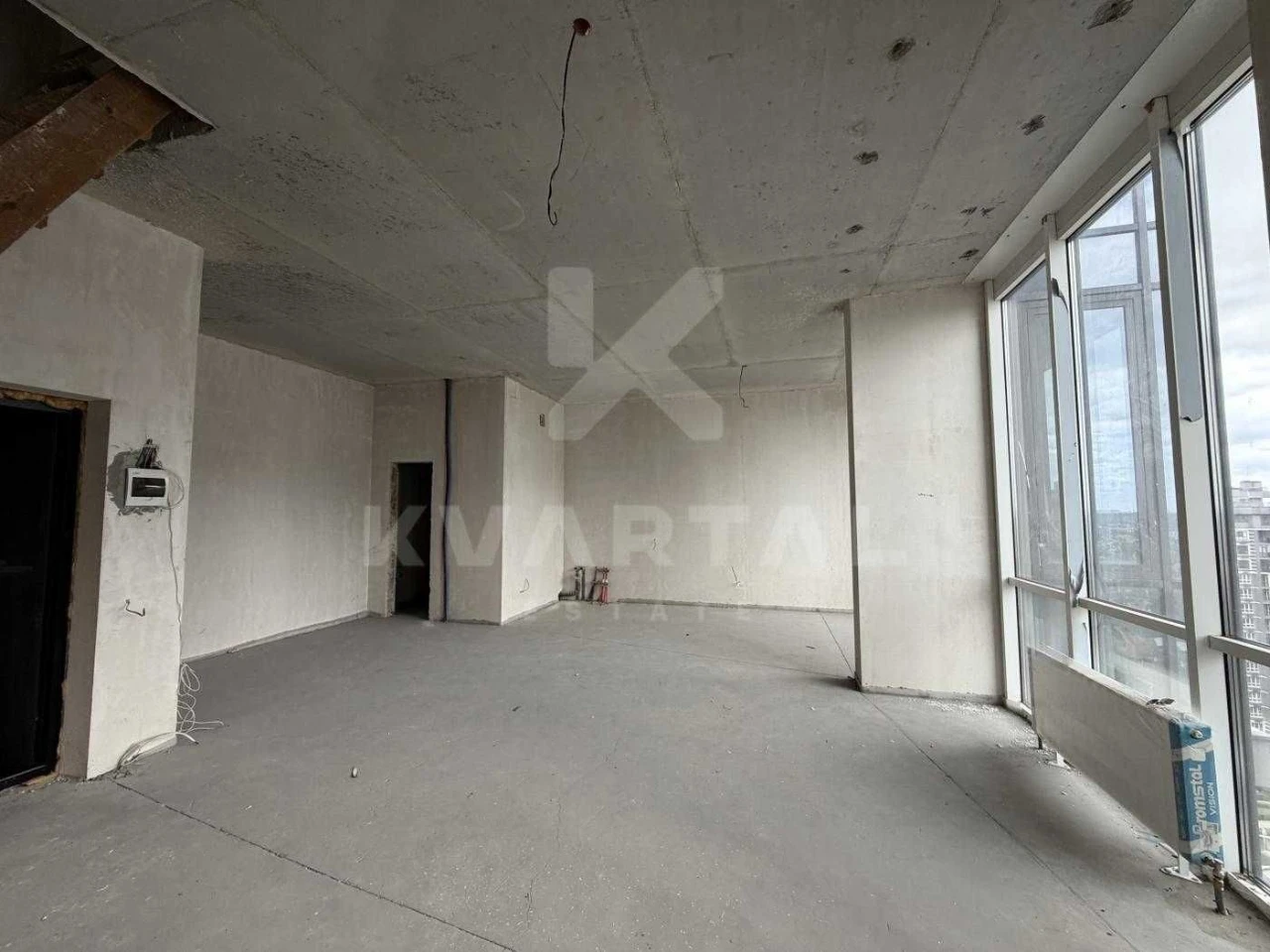 Sale of a two-level apartment (118 sq m) with maximum filling