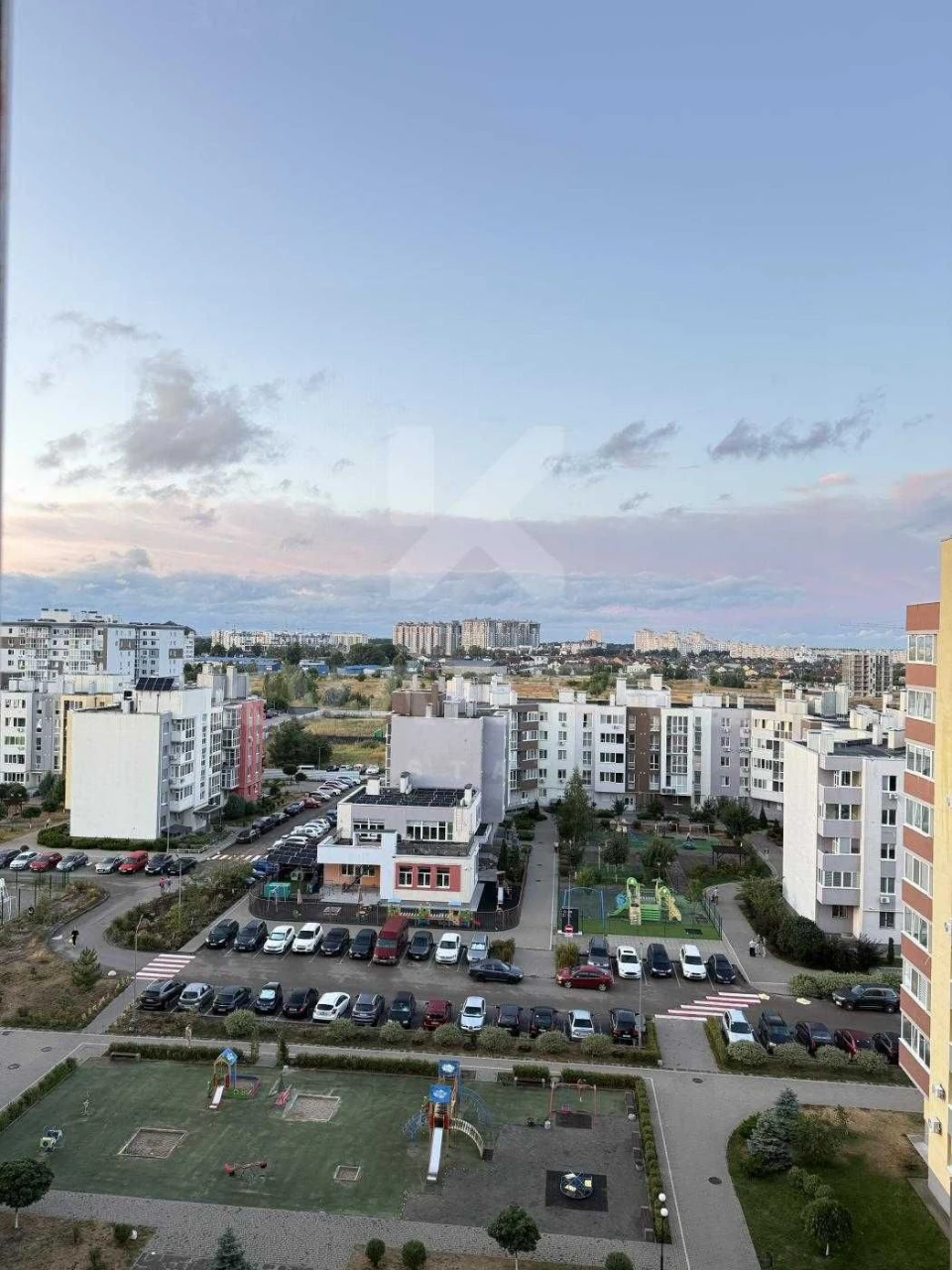 Sale of a 2-bedroom apartment (68 sq m) with full furnishing