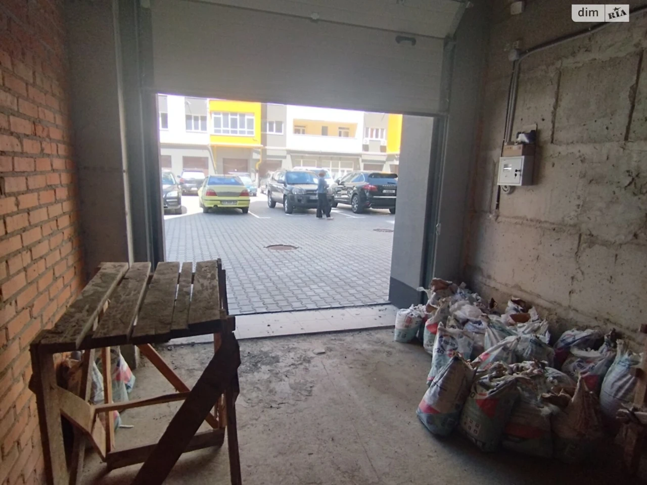 Продаж Окремий гараж Виставка