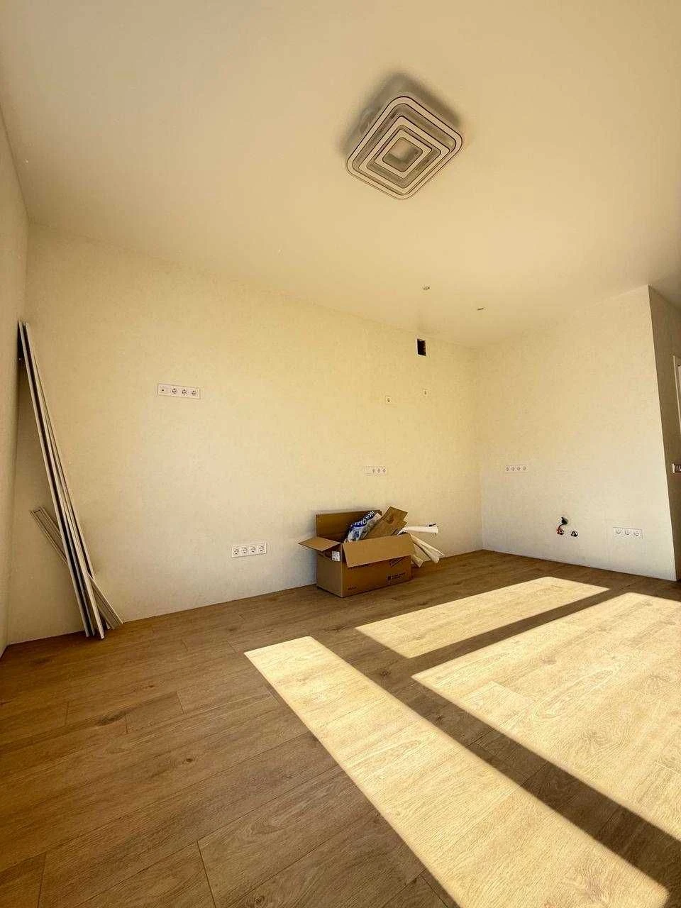 Apartment for sale with new renovation. Price TOP