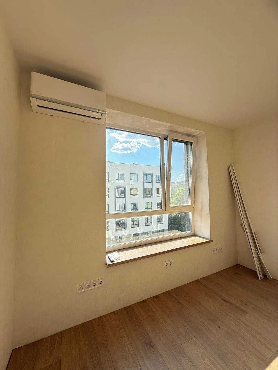 Apartment for sale with new renovation. Price TOP