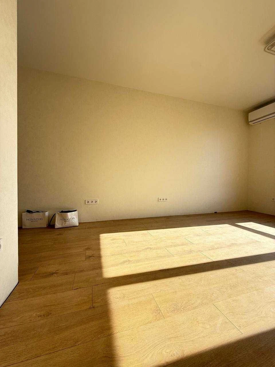 Apartment for sale with new renovation. Price TOP