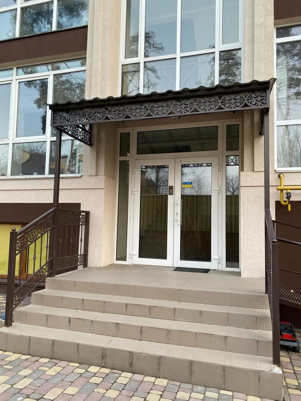 Готова 3-кімнатна квартира з чудовим видом! З вікна видно сосни!