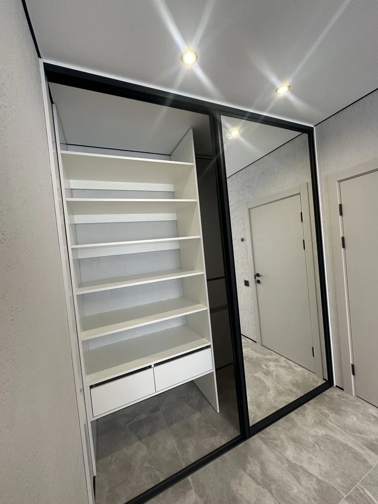 Apartment with Shelter and Backup Power !! 1 room apartment renovated