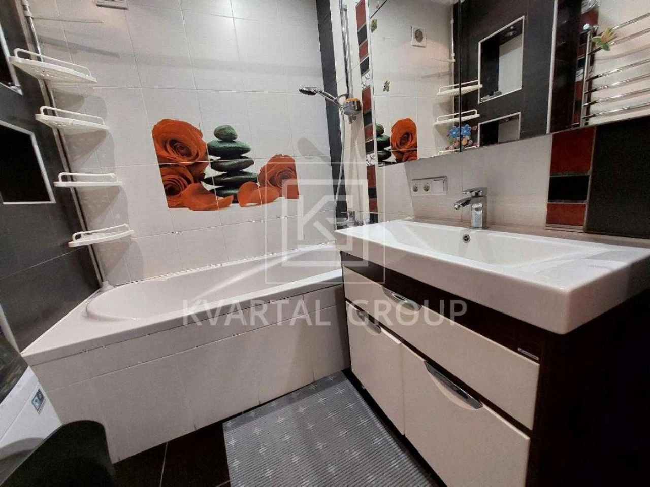 Apartment for Sale: 2-bedroom apartment with renovation in Buch. Certificate, Voucher, and More