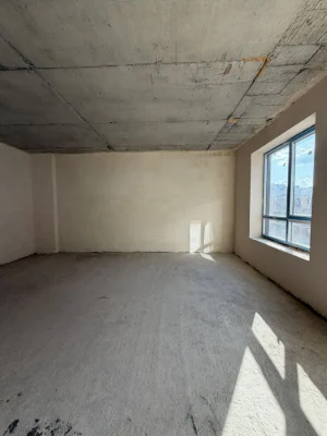 Ready House! People are already living! Minimal renovation! Real