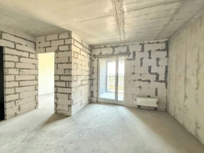 Apartment in a building with no commission, єОселя, decision