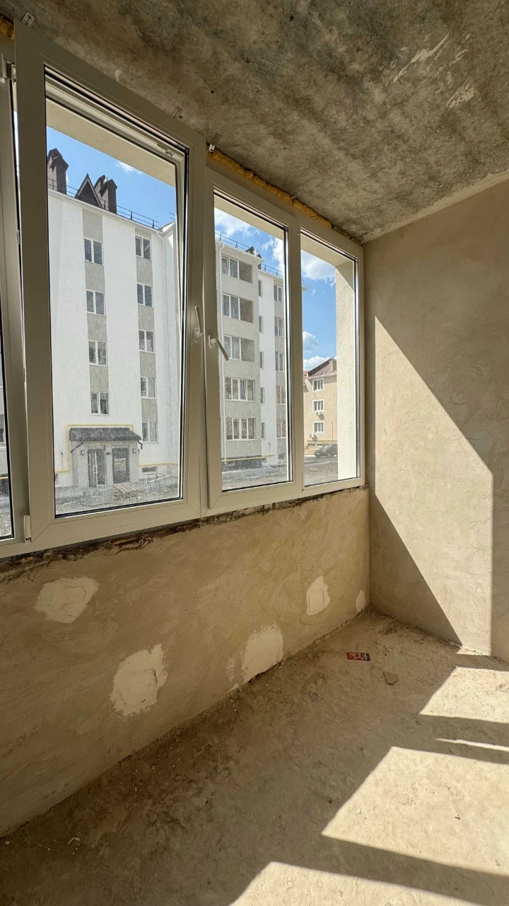 Apartment for Sale: 2-room apartment, 35 sq m. Minimum documentation. Gas heating.