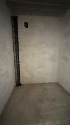 Apartment for Sale: 2-room apartment, 35 sq m. Minimum documentation. Gas heating.