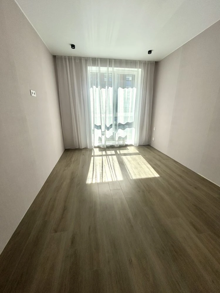 Great Price! Full 1-Bedroom Apartment with Renovation! Balcony, Cozy