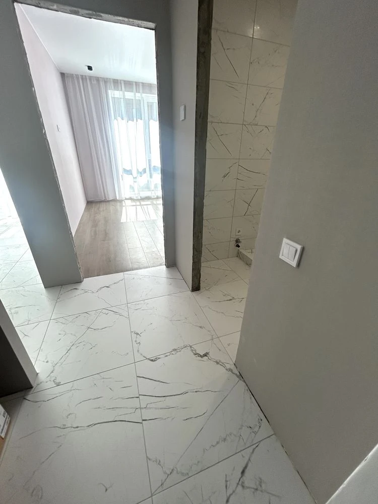 Great Price! Full 1-Bedroom Apartment with Renovation! Balcony, Cozy