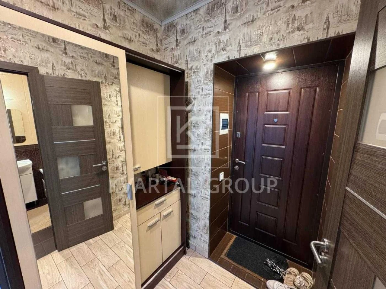 Продам 1-кімнатну квартиру 40 м² з дизайнерським ремонтом |