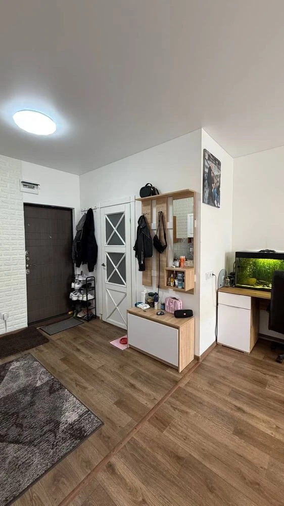 Great Price 1-Bedroom Apartment with Renovation, WITHOUT COMMISSION