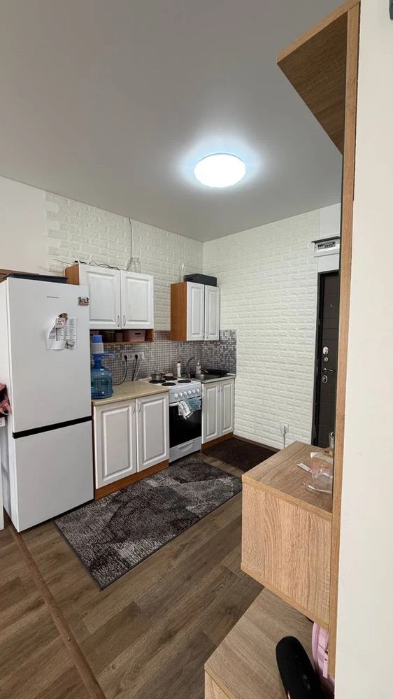Great Price 1-Bedroom Apartment with Renovation, WITHOUT COMMISSION