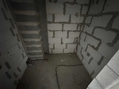 For Sale: Large Apartment with Wardrobe!