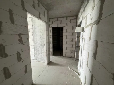 For Sale: Large Apartment with Wardrobe!