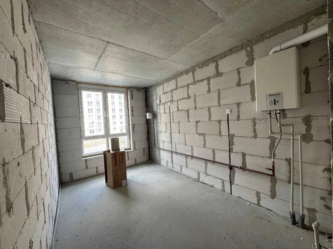 For Sale: Large Apartment with Wardrobe!