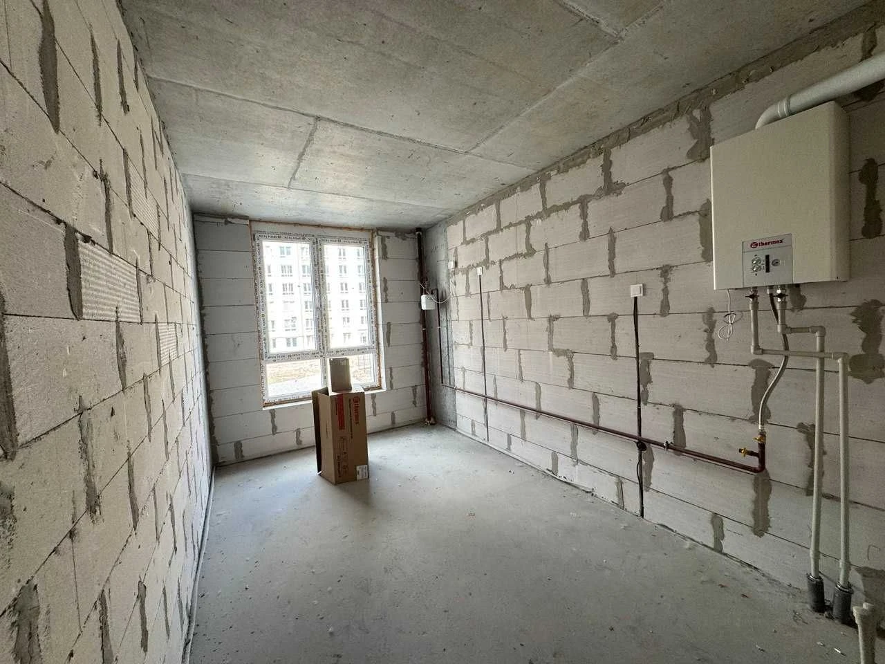 For Sale: Large Apartment with Wardrobe!