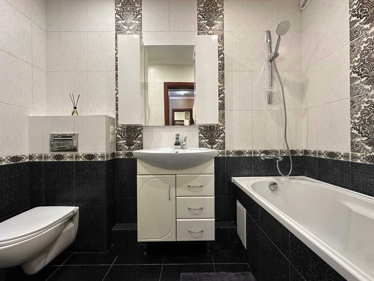 Продажа 1-комнатной квартиры с ремонтом в ЖК "Буча Квартал"