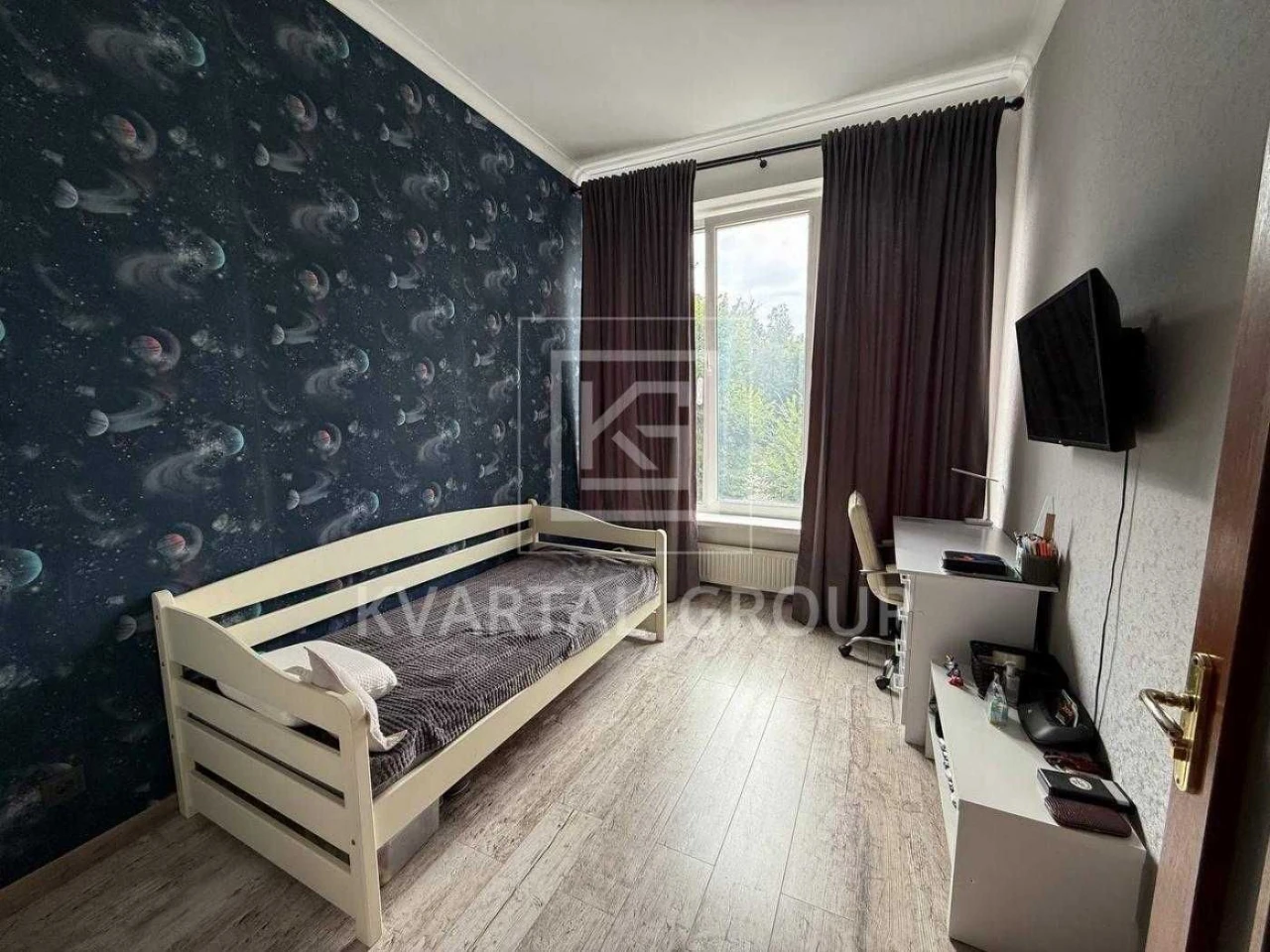 2-bedroom apartment in a club house