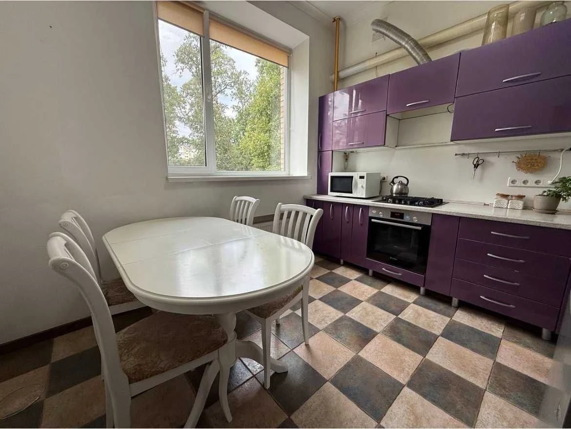 No commission! Offering a 2-bedroom apartment in Bucha, state program