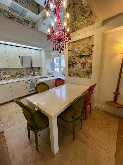 Designer 3-room apartment for sale | Antonovycha St.,