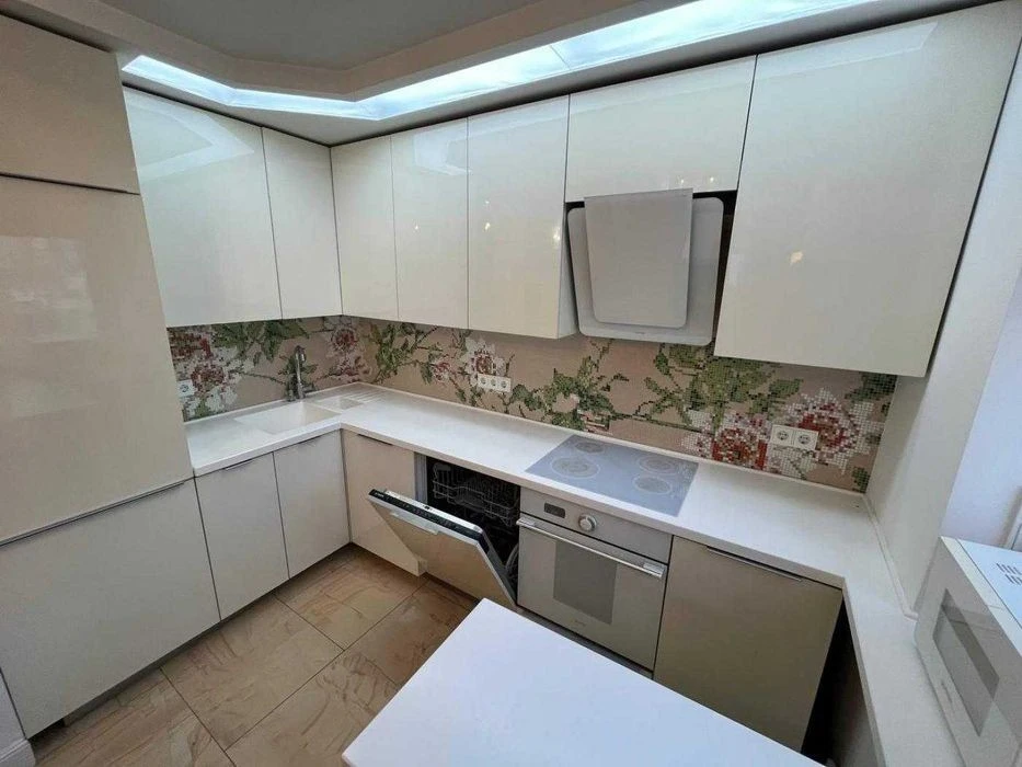 Designer 3-room apartment for sale | Antonovycha St.,