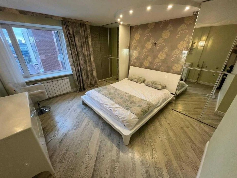 Designer 3-room apartment for sale | Antonovycha St.,