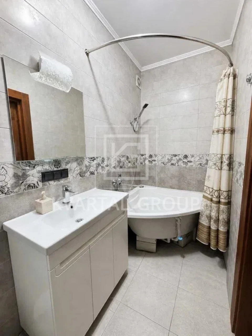 One-Bedroom Apartment for Sale in the Continent Residence, Bucha