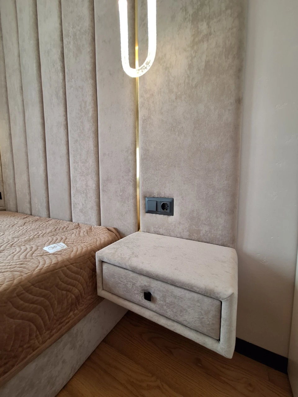 Продається квартира 2-кімнатна, євро-класу, 40 м² з новим сучасним ремонтом