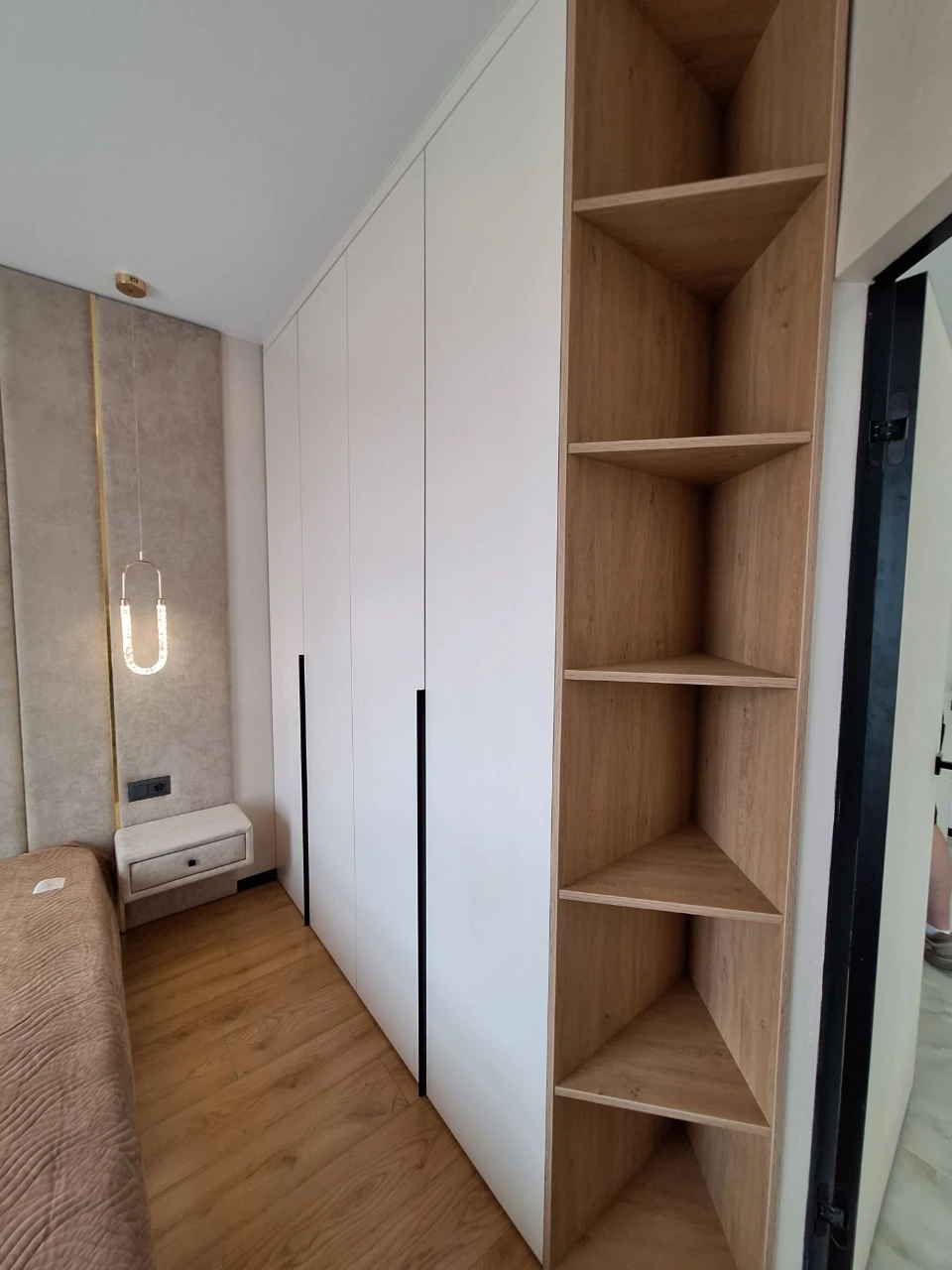 Продається квартира 2-кімнатна, євро-класу, 40 м² з новим сучасним ремонтом