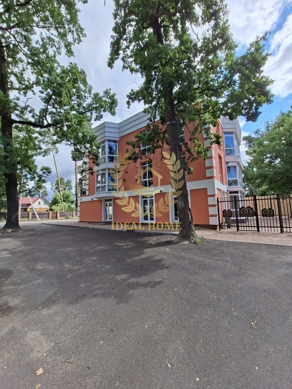 For Sale: Three-room apartment in Bucha.