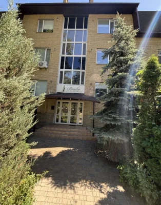 2-room apartment for sale. Urgently, center of Bucha. Individual gas