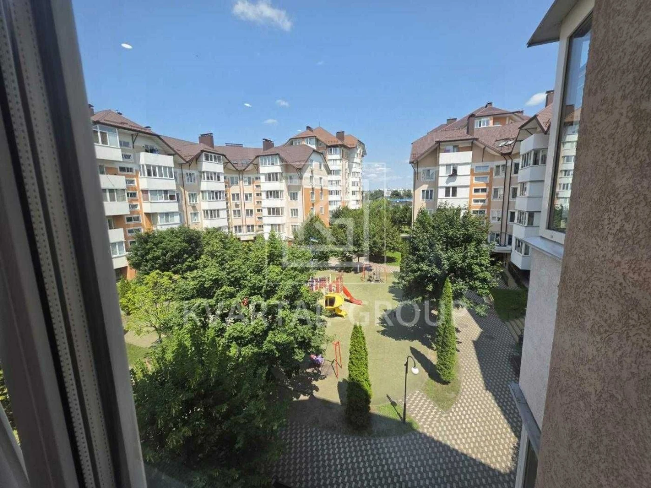 Apartment for Sale: 1-bedroom, 34 sq m in a populated residential complex