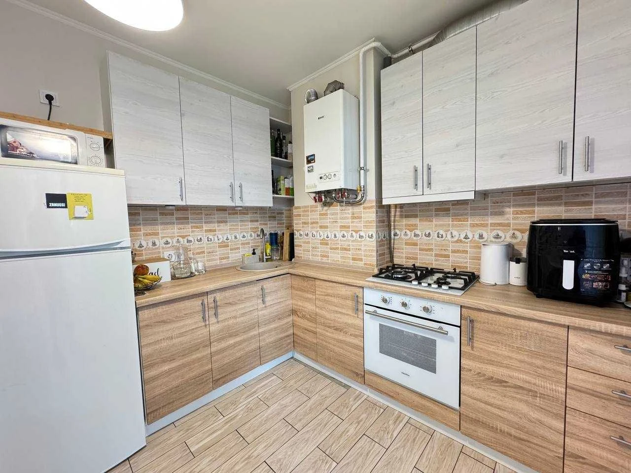 Продаж 1-кімнатної квартири (40 м²) Мінімальне оформлення.