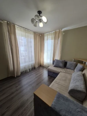 Продається 2-кімнатна квартира з ремонтом. Центр Бучі