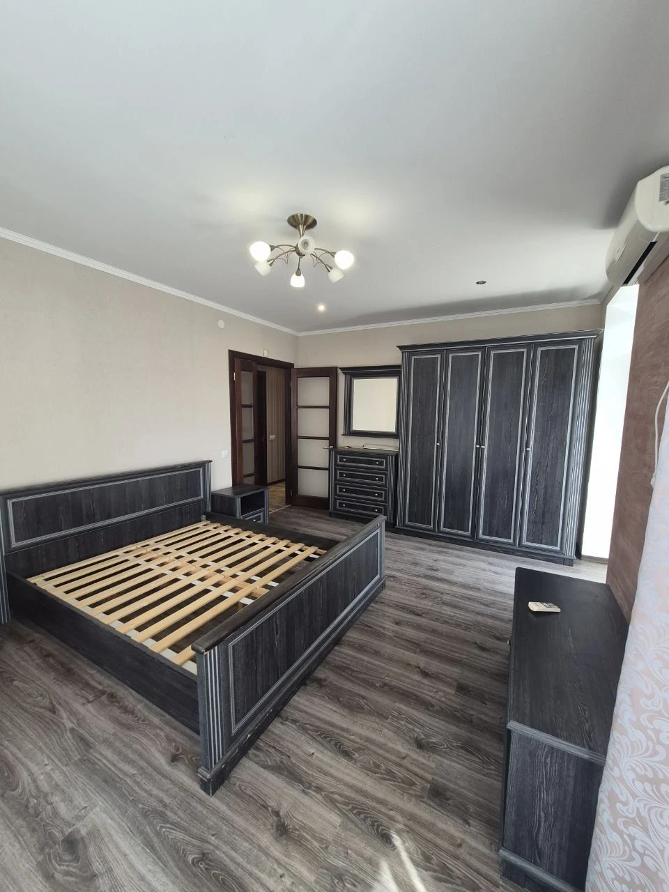 Продається 2-кімнатна квартира з ремонтом. Центр Бучі