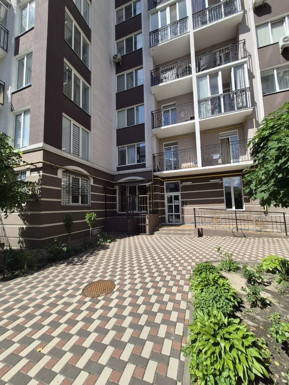 Продається 2-кімнатна квартира з ремонтом. Центр Бучі