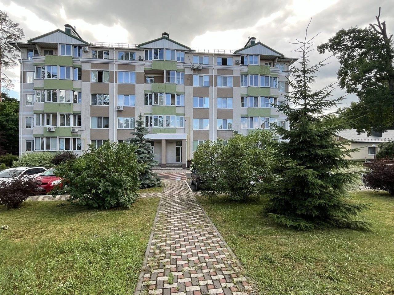 Продаж в Бучі квартири з ремонтом !