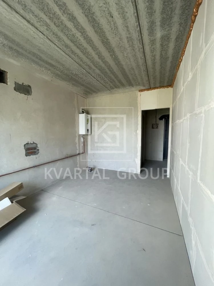 No commission! 1-bedroom apartment + storage room, maximum area