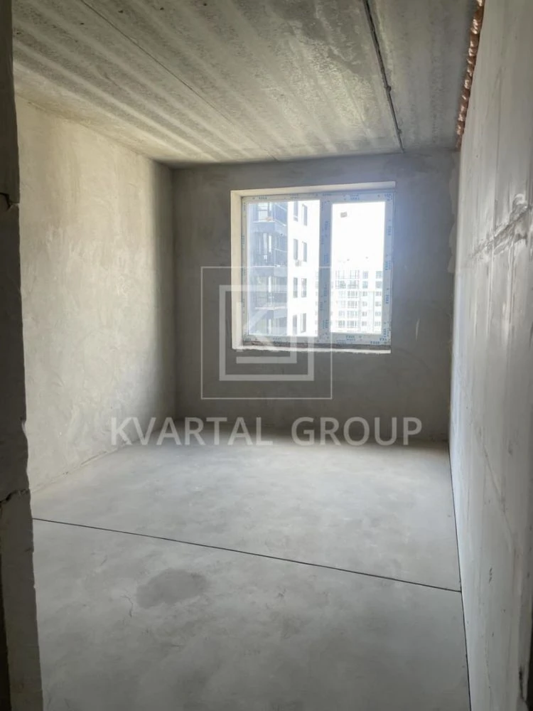 No commission! 1-bedroom apartment + storage room, maximum area
