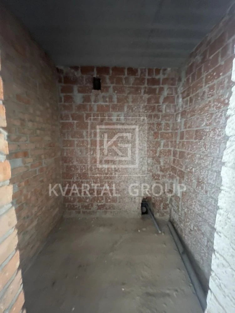 No commission! 1-bedroom apartment + storage room, maximum area