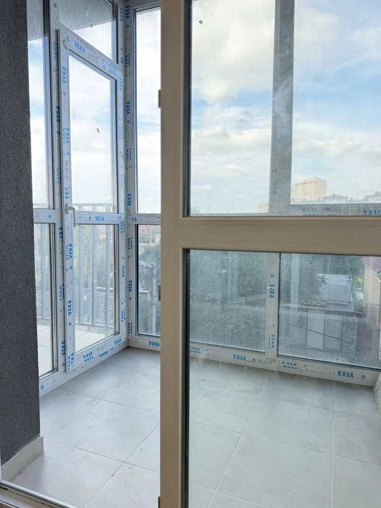 No Commission Available 2-Bedroom Apartment in Bucha Grand Bourge
