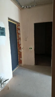 Квартира в зданому будинку на Прорізній із частковим ремонтом, газовим опаленням
