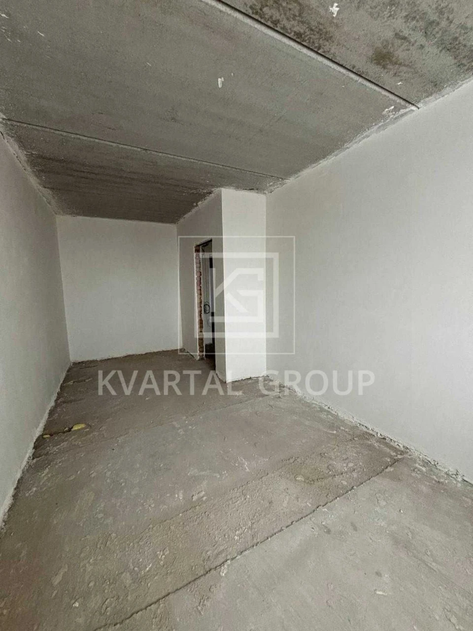 Sale of a 1-bedroom apartment near Warsaw Market. ЄОселя