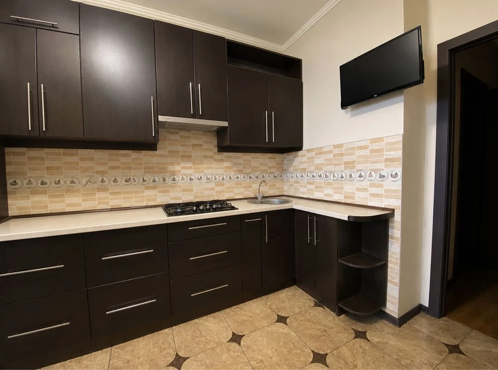 Minimum furnishing! 2-room apartment with renovation, 55 sq m. Gas heating. Without